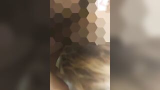 Orgia coppie italiane scambiste con le due moglie che ingoiano lo sperma