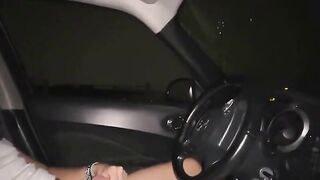 Segato da sconosciuta dal finestrino della macchina