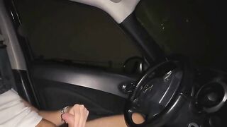 Segato da sconosciuta dal finestrino della macchina