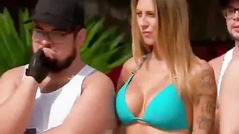 Pupa e secchione hot video porno su ItPornIt