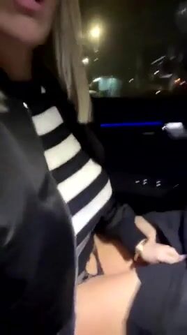 Emanuela Botto fa la porca e si sditalina in macchina OF