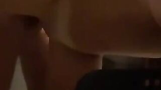 Moglie tettona scopata a pecorina in cucina