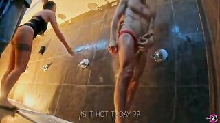 Diana Zilli in doccia con segaiolo esibizionista