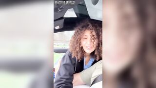 Sega il suo ragazzo in macchina e si masturba con le mani sborrate