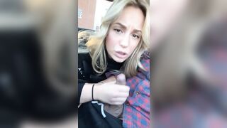 Mi piace succhiartelo! Aspetta arriva una macchina