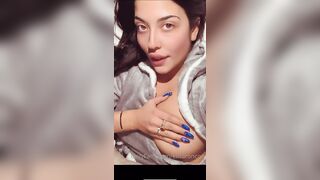 Elisa un bel paio di tettone