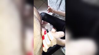 Stefania trans spompina il cazzo all'amico