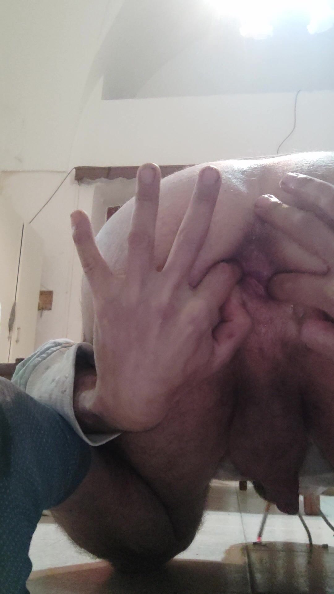 Troia guardate come aperto il mio buco del culo
