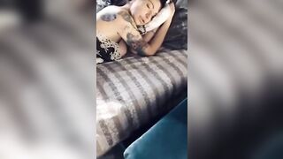 Sveglio Priscilla Salerno mettendole il cazzo in bocca