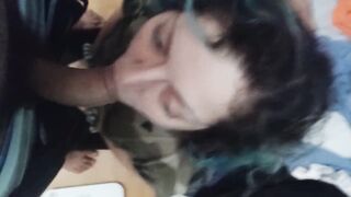 La mia pompinara col cazzo in bocca