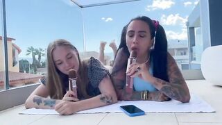 Si il calippo nella fica come rinfresca bene - Studentesse italiane lesbiche OF