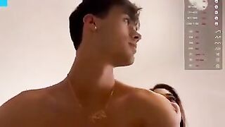 Giovane coppia italiana lei bionda fichissima sega,pompino e scopata