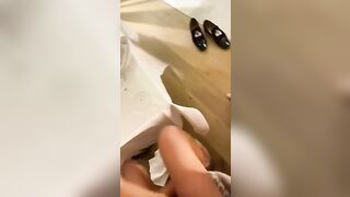 Pompino tettona italiana che lo prende nel culo