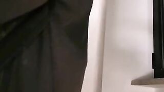 Sega e pompino di commessa in camerino