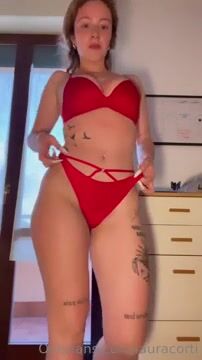 Laura C0rti twerka lato b perfetto of