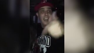 Senza mutandine in discoteca