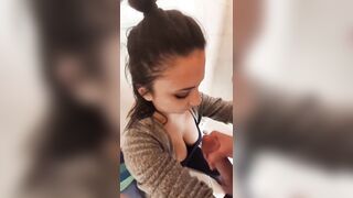 Pompino napoletana sborrata sulle tette