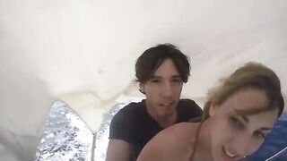 Fidanzata bionda scopata in barca amatoriale