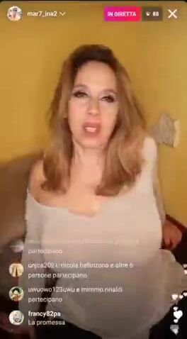 Milf fa la porca in diretta