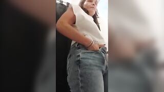 In camerino a provarmi qualche vestito