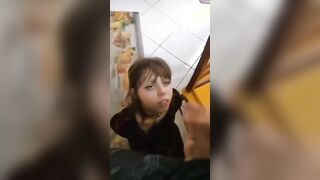 Pompino giovane fidanzata italiana APRI LA BOCCA