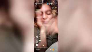 Tettona le esce in live