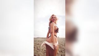 Bella culona al mare