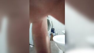 Moglie scopata in bagno amatoriale