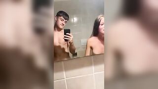 Mettiti in ginoccho e succhialo scema