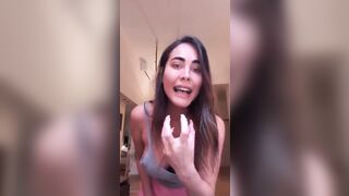 Paola Saulino abbasso il patriarcato e viva le zizze