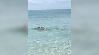 Guendalina Tavassi al mare