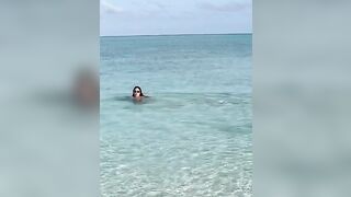 Guendalina Tavassi al mare