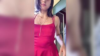 Mostra fica e culo alla finestra teen esibizionista italiana