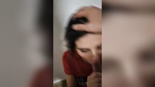 Pompino amatoriale giovane fidanzata che ama bere lo sperma