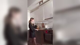 Pompino e scopata in cucina Scream zitta e scopa troia of