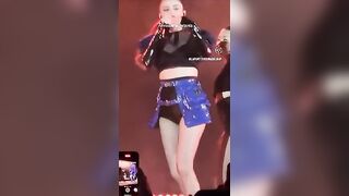 Annalisa culo in concerto a Catania