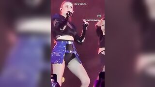 Annalisa culo in concerto a Catania