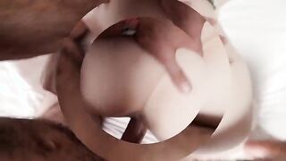 Si fa sedurre dall'amica della sua fidanzata e la scopa per bene