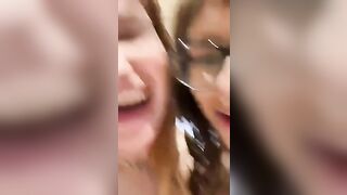 E' Nicolò - Nico guarda le nostre tette