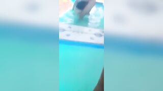 VAI DI VIDEO - Amic succhia due cazzi alla spa