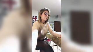 Carolina Barabaschi si spoglia per il suo professore