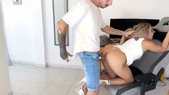 Agente folletto video porno su ItPornIt