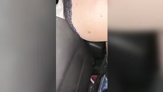 Voglio che mentre te lo succhio qualcuno mi scopi da dietro