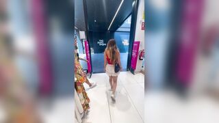 Shinra trio in ascensore of