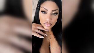 Monyjenn tettona italiana tatuata