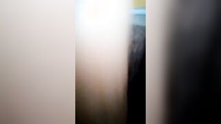 Troia napoletana con la fica pelosa si masturba forte