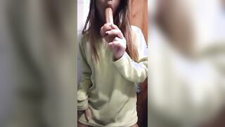 Studentessa troia tette piccole con dildo