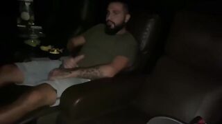 Pompino con ingoio al cinema ragazza italiana