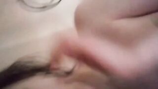 Venite tutti a casa mia e facciamo una gang bang sono una cagnetta