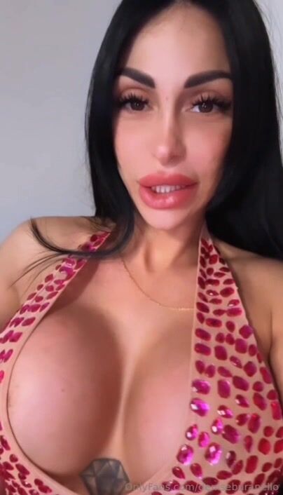 Denise Pescara Io solitamente ragazzi lavoro cosi senza mutandine
